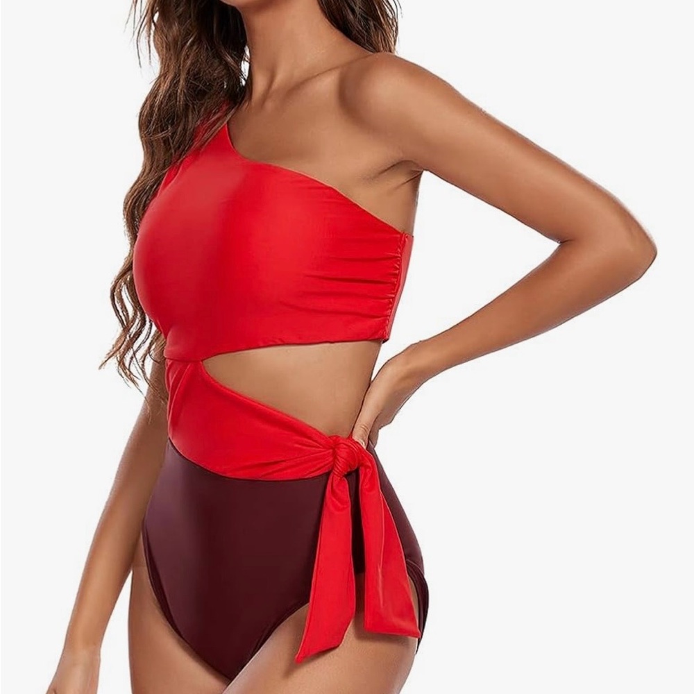 Chic Red One-Shoulder Swimsuit with Cutout - Picture 4 of 8
